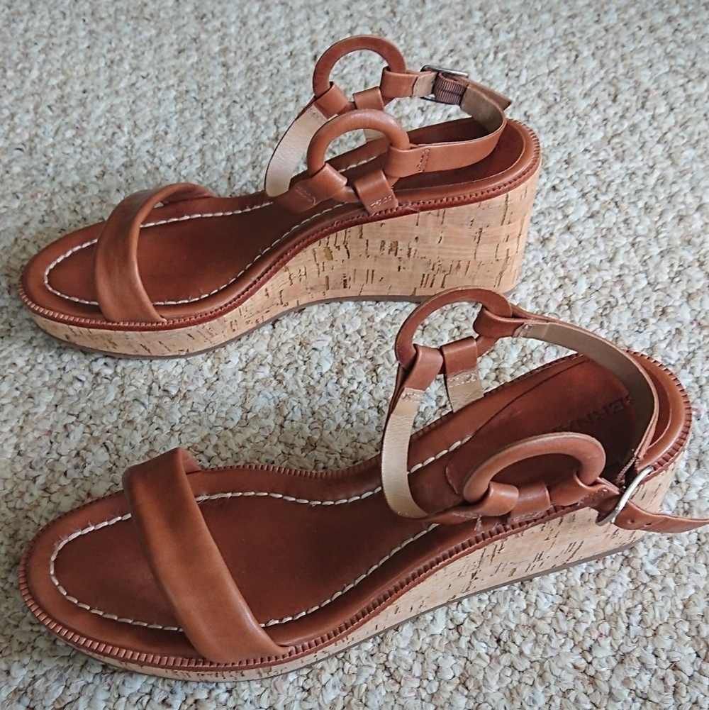 Bernardo Kennedy Luggage Glove Leather sandals size 10M